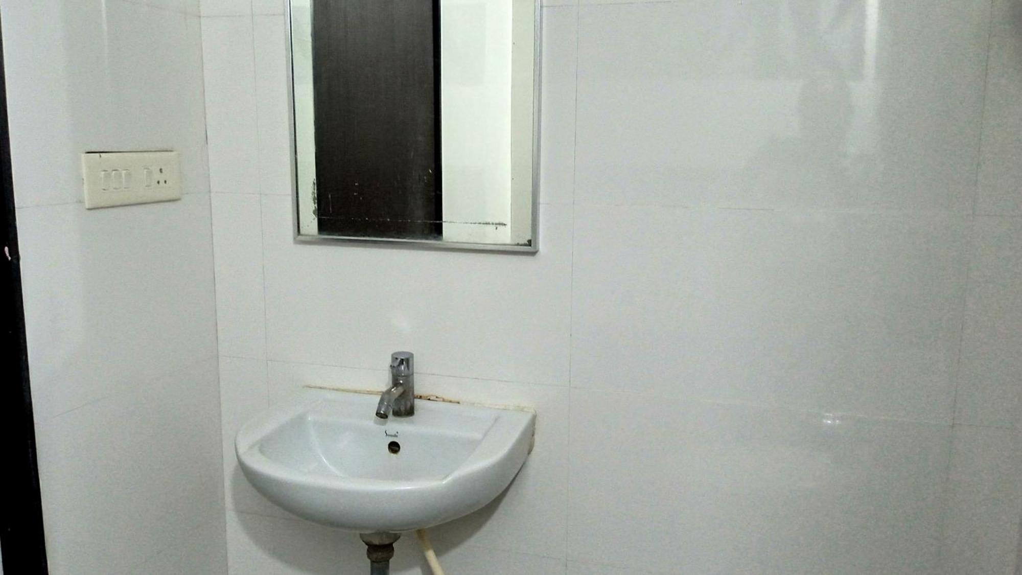 Hotel Ramniwas Τζαλγκαόν Εξωτερικό φωτογραφία