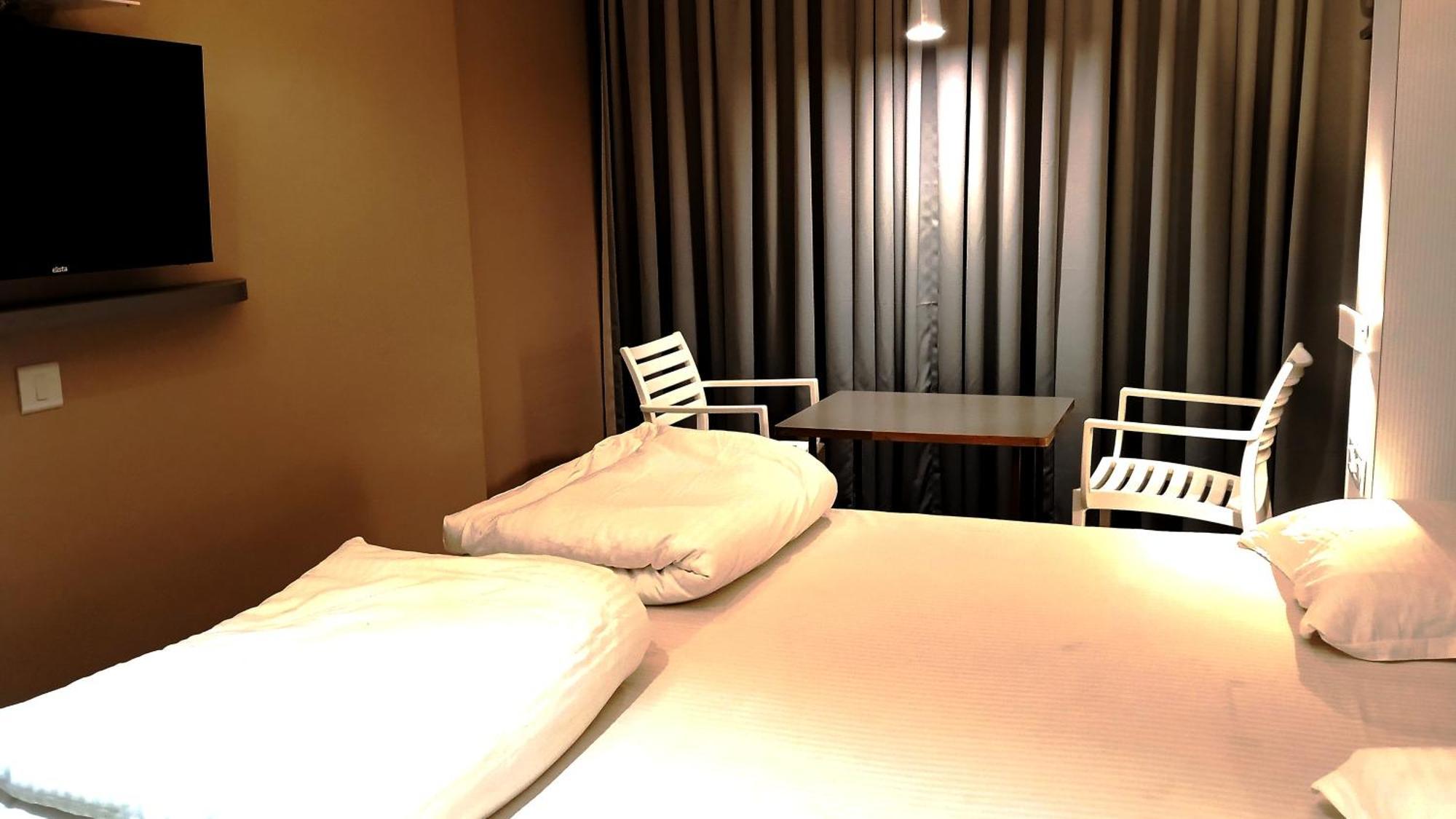 Hotel Ramniwas Τζαλγκαόν Εξωτερικό φωτογραφία