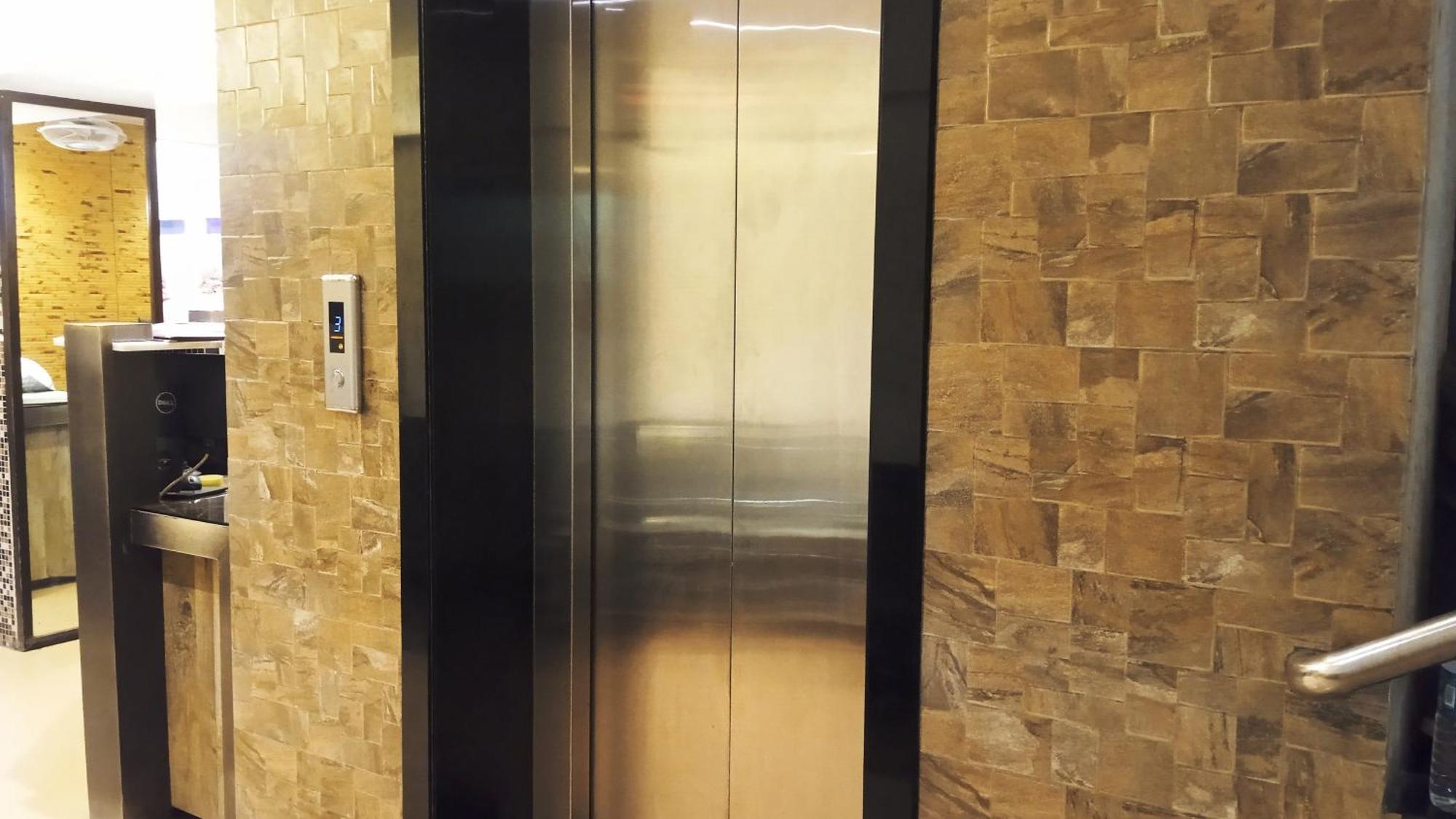 Hotel Ramniwas Τζαλγκαόν Εξωτερικό φωτογραφία